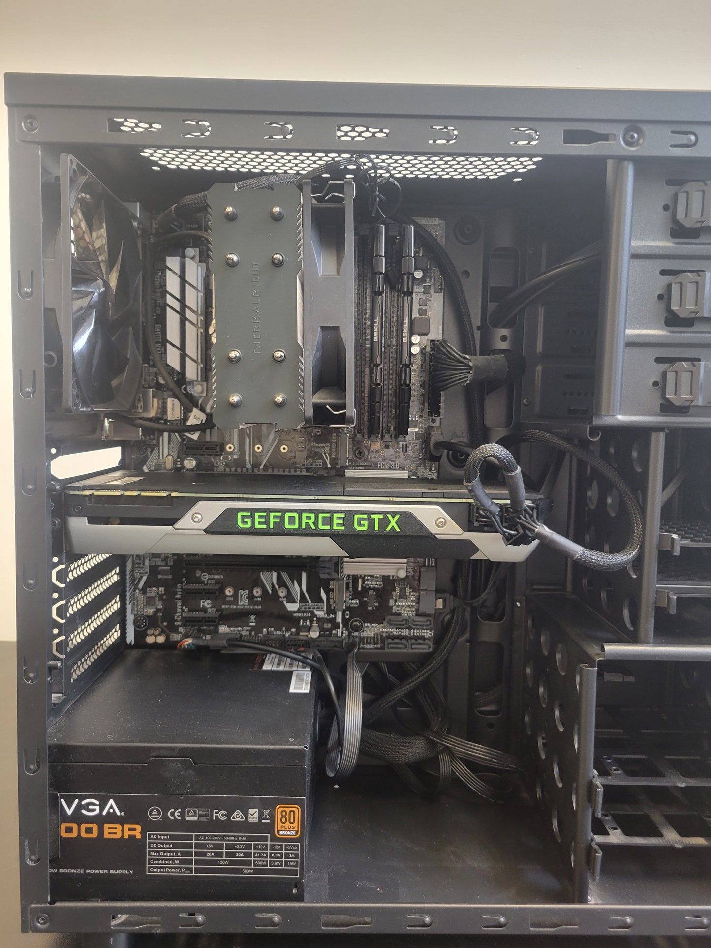 Thermaltake i7 7700 - GTX 980 - 16 GB - SSD de 500 GB