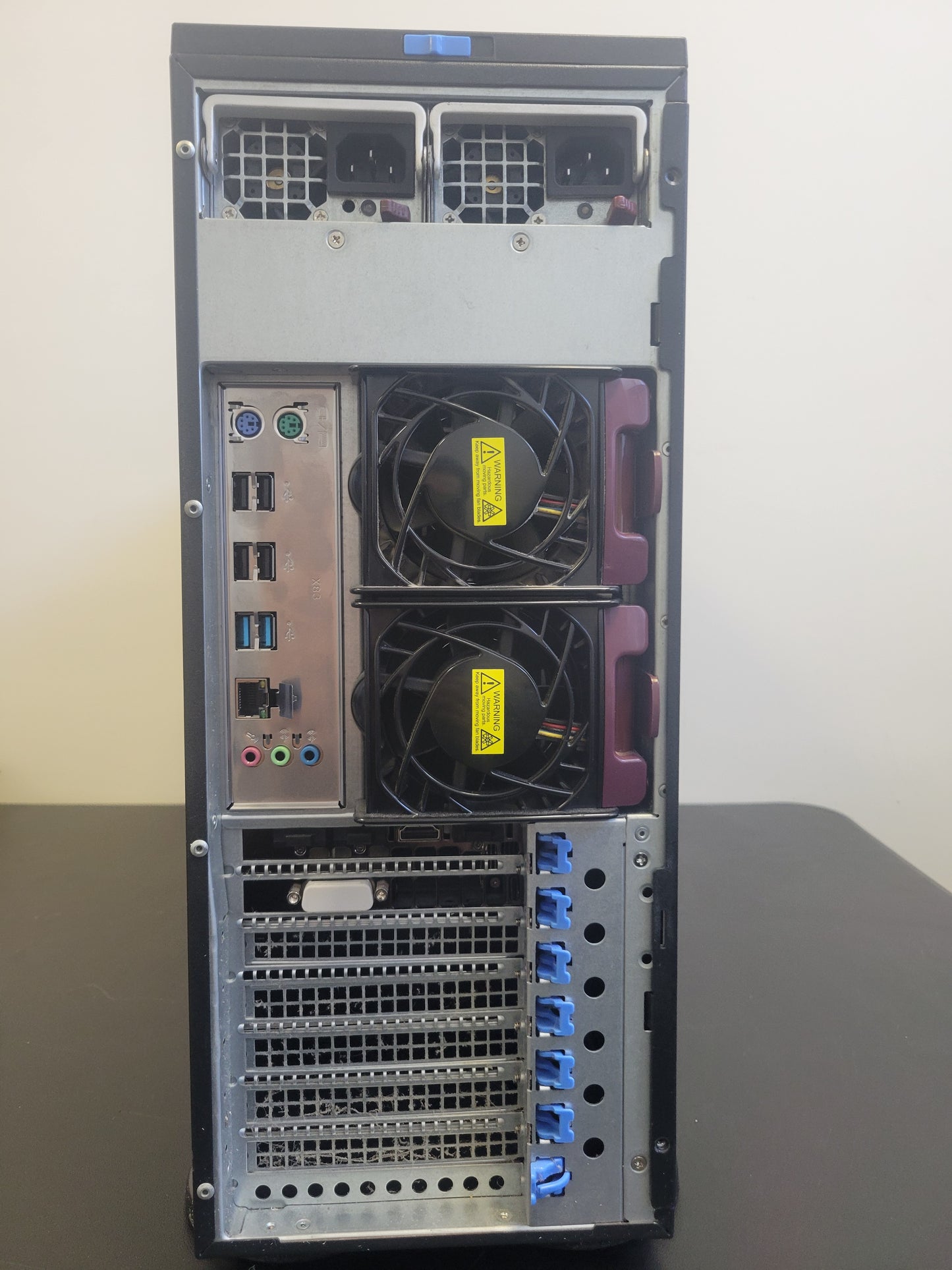 Servidor renovado - Xeon E5 2680, 128 GB de RAM, 250 GB de SSD, 2 TB de HDD