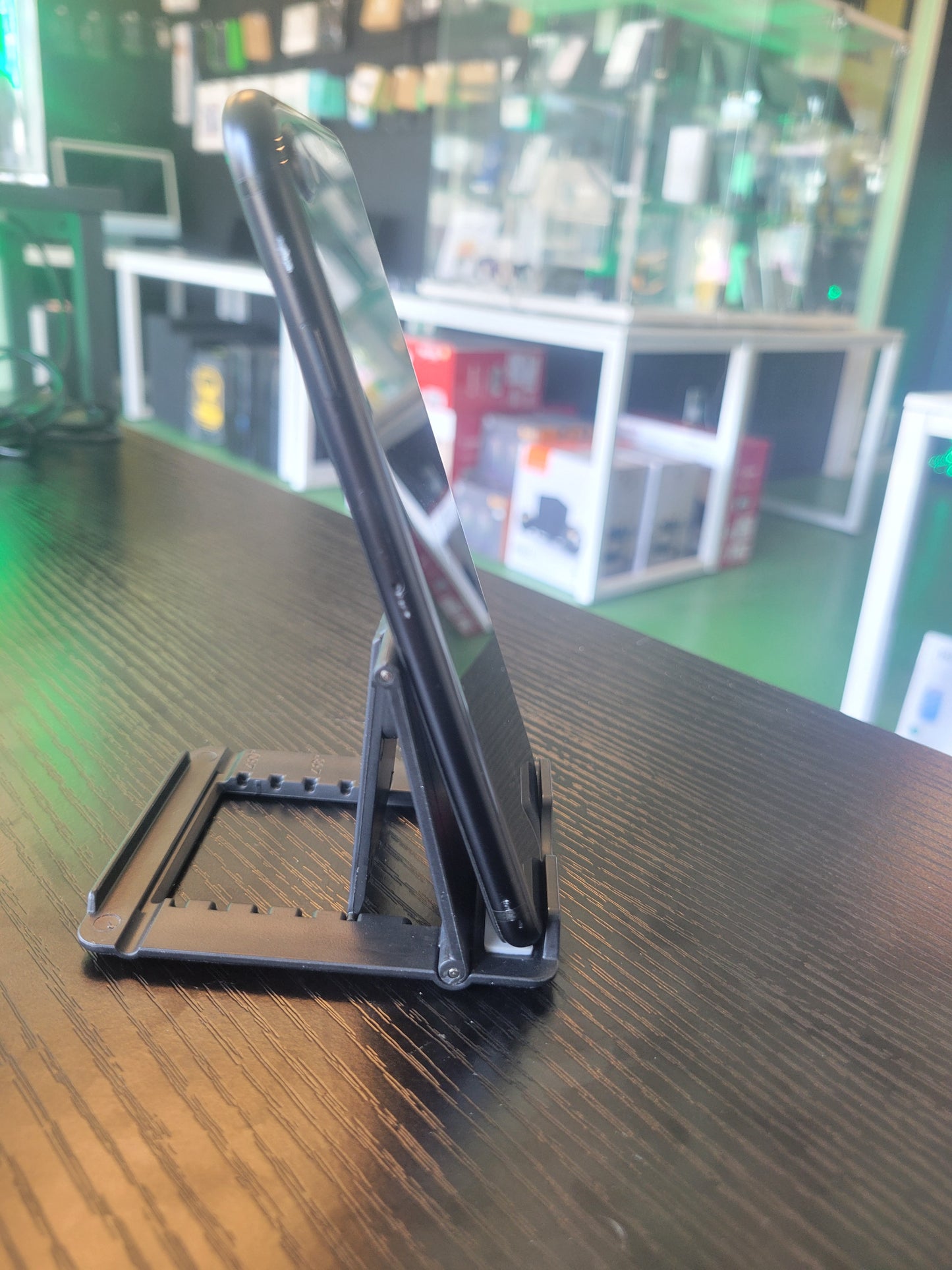 iPhone SE (2nd Gen) 64GB - Black - Refurbished