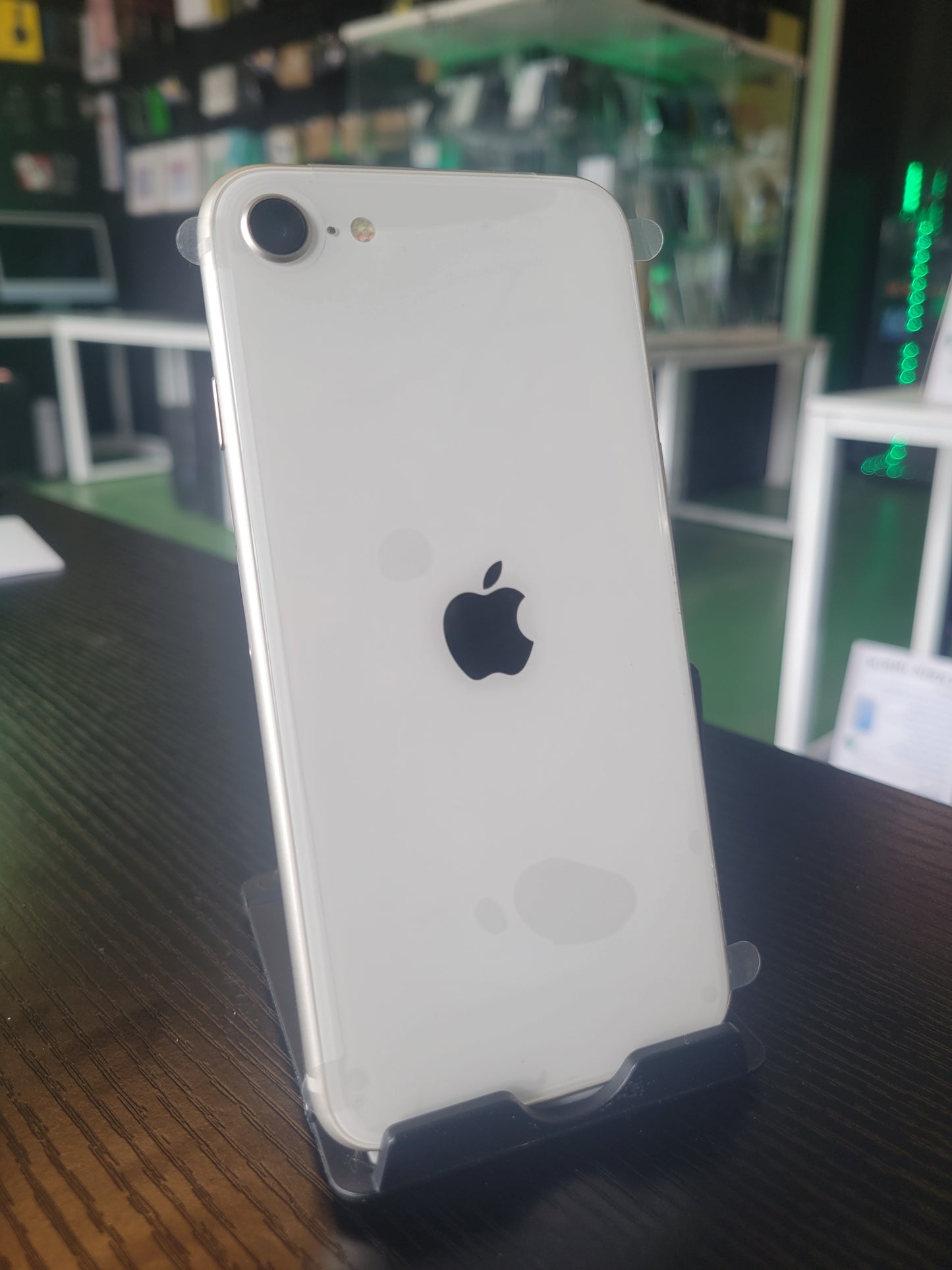 iPhone SE 3rd Gen, 64GB, Starlight - Refurbished - Unlocked (CA)