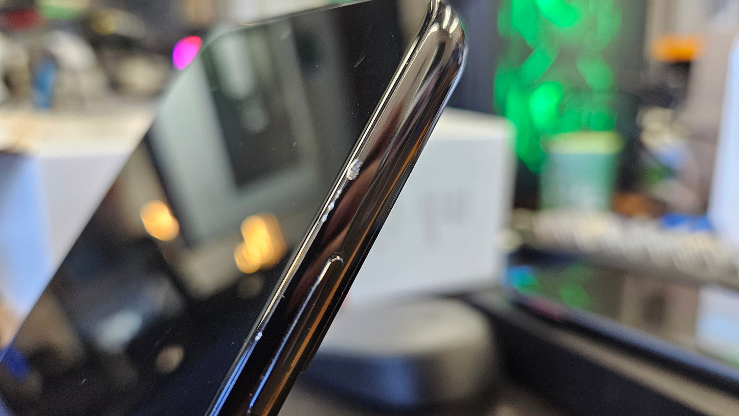 Samsung Galaxy S22 - 128 Go - Noir fantôme - Reconditionné (Déverrouillé) 