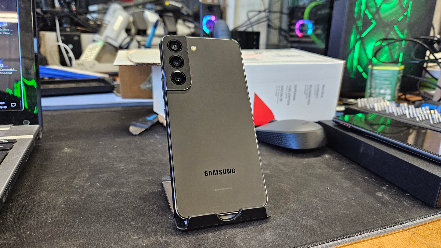 Samsung Galaxy S22 - 128 Go - Noir fantôme - Reconditionné (Déverrouillé) 