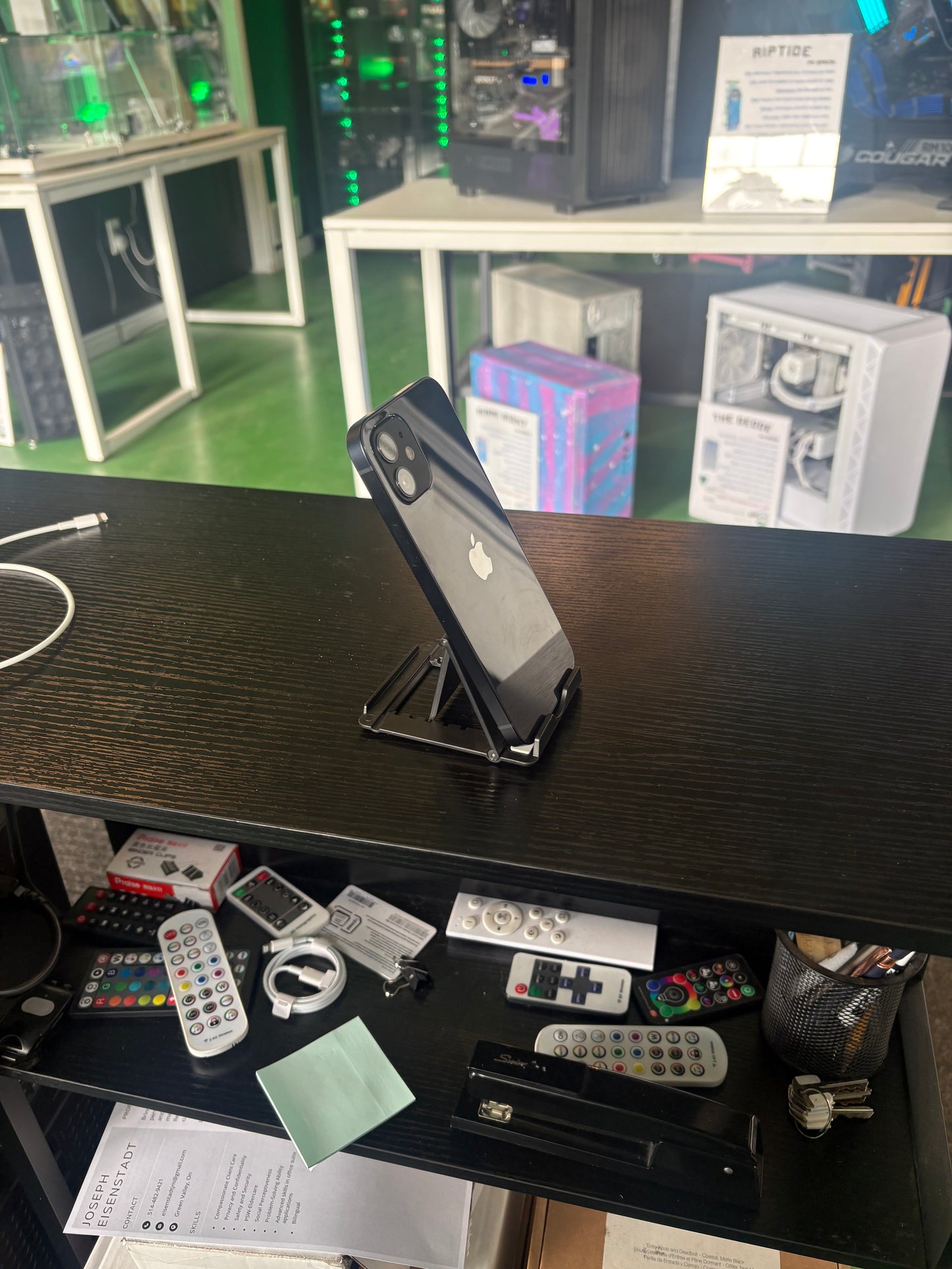 iPhone 12 64GB Black - Refurbished