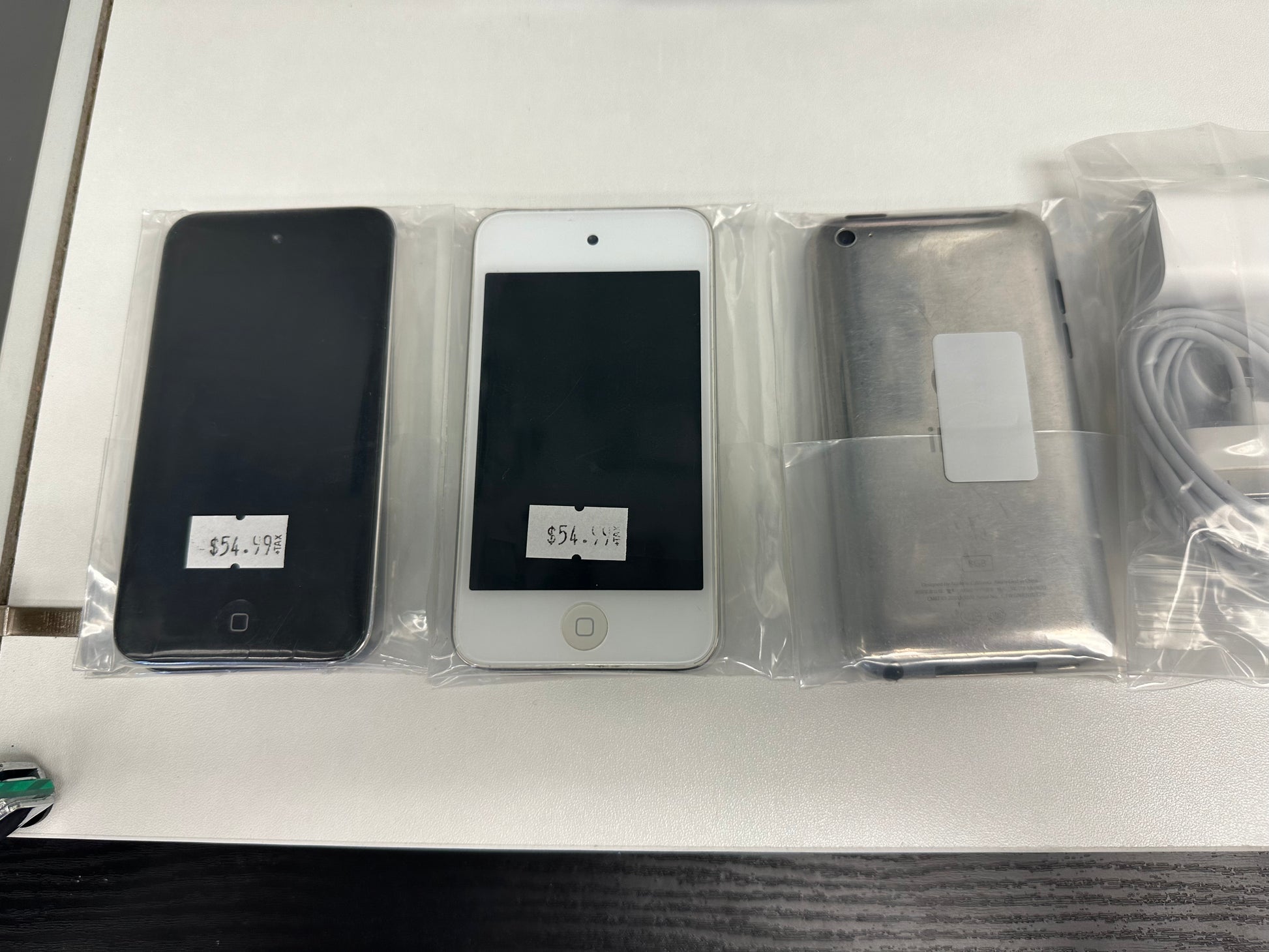 iPod Touch, 4th Generation, 8GB Re-Certified Black