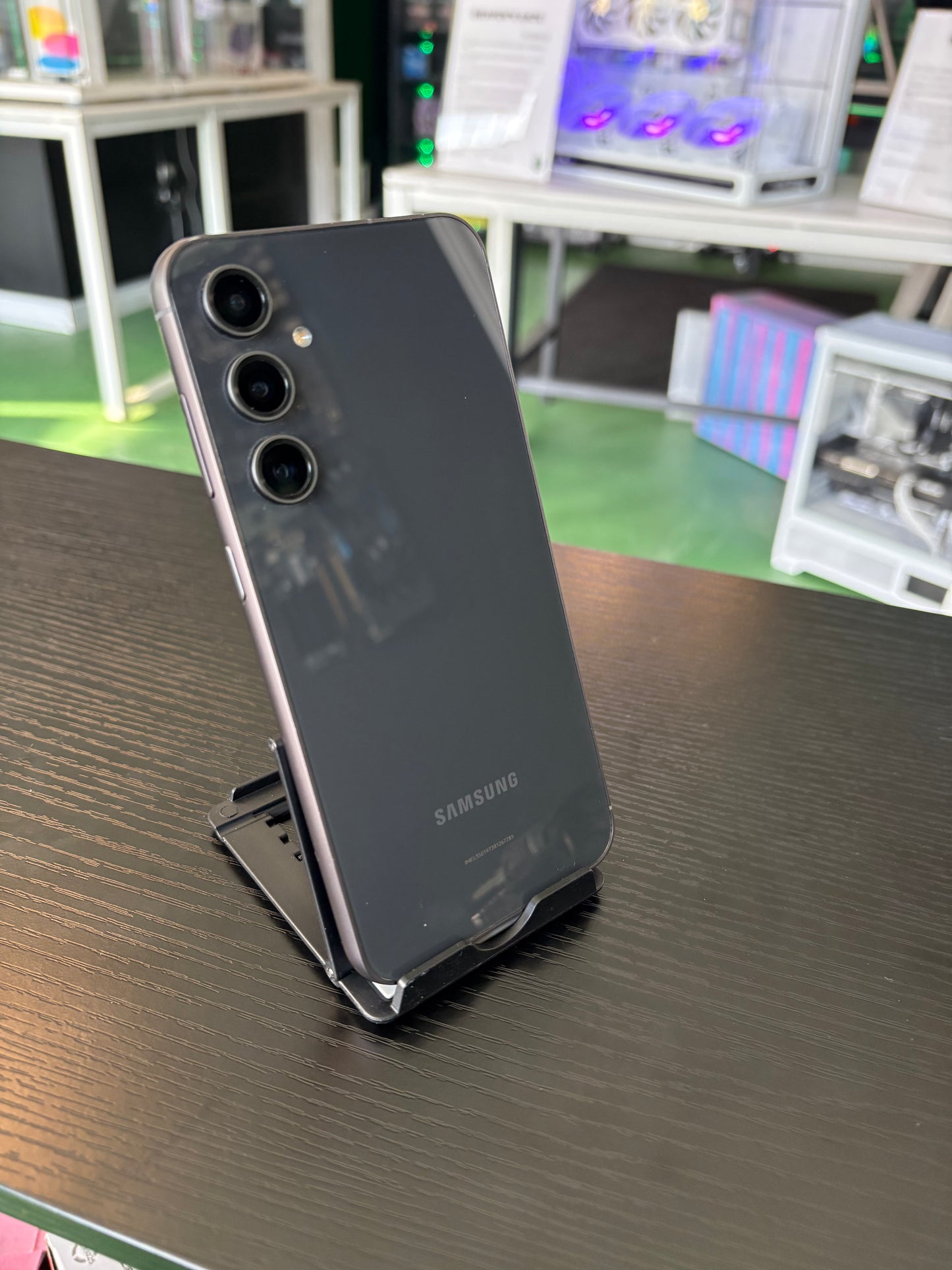 Samsung Galaxy S23 Fe 128GB - Graphite- Refurbished - Unlocked