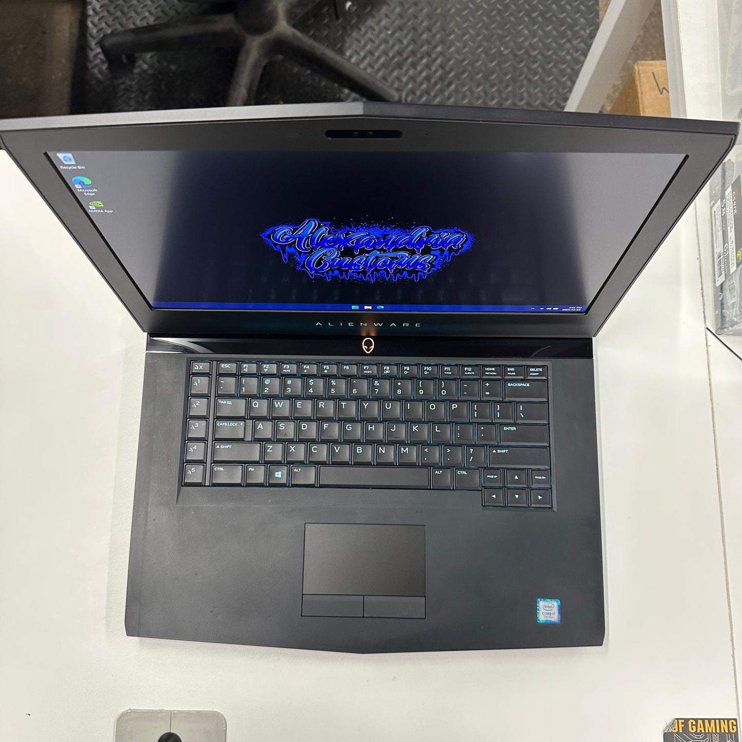 Portátil para juegos Alienware 15 R3 de 15,6", 60 Hz, 1080p - Reacondicionado