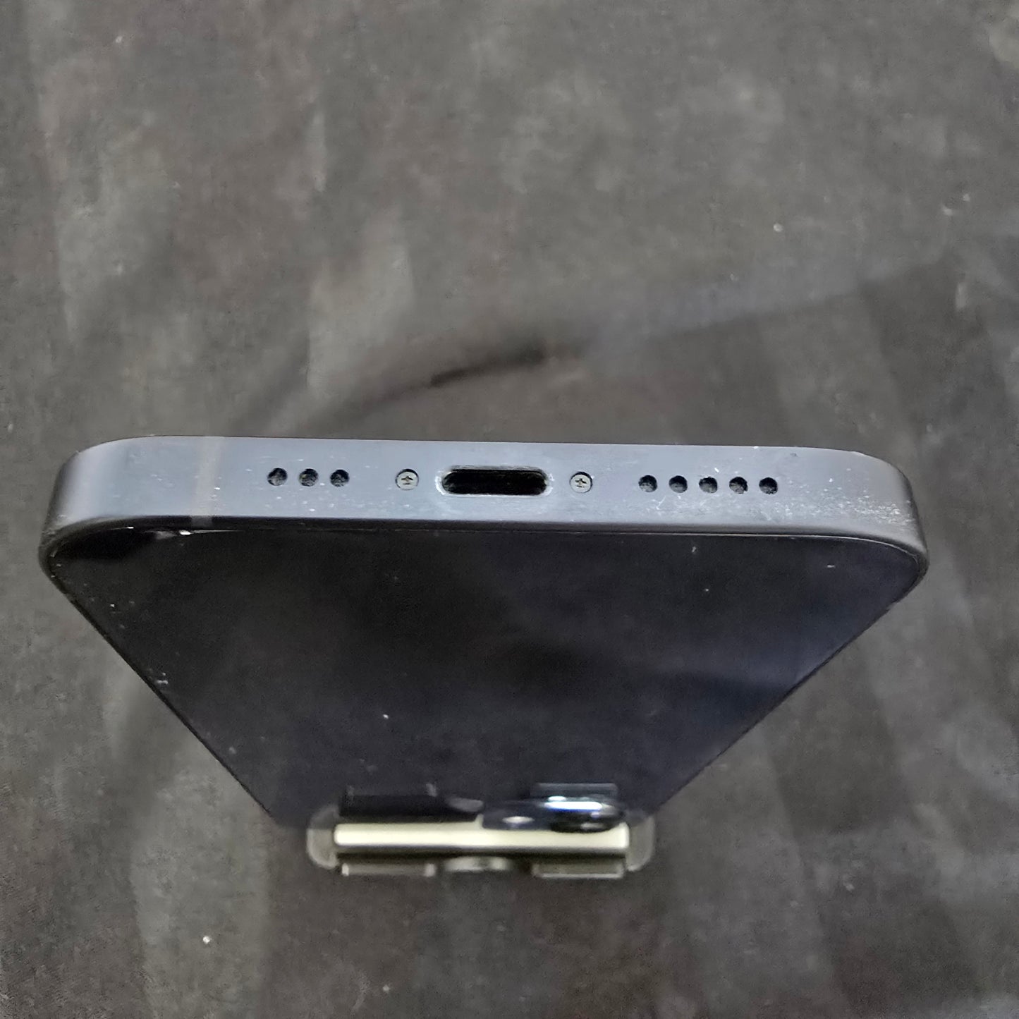 iPhone 12 - Black - Refurbished - 64GB - Unlocked