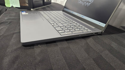 Lenovo IdeaPad Slim 3i 15.6" FHD Laptop - Open Box - Palm Skin