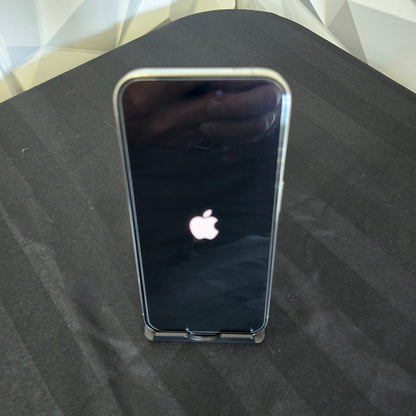 iPhone 15 Pro - 128GB - Titanium - Refurbished