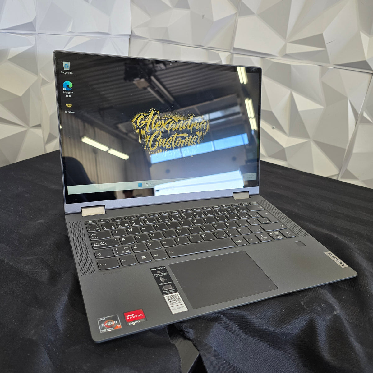 Lenovo IdeaPad Flex 5 - Ryzen 7 - 16GB DDR4 - 500GB SSD - Touch Screen - Refurbished