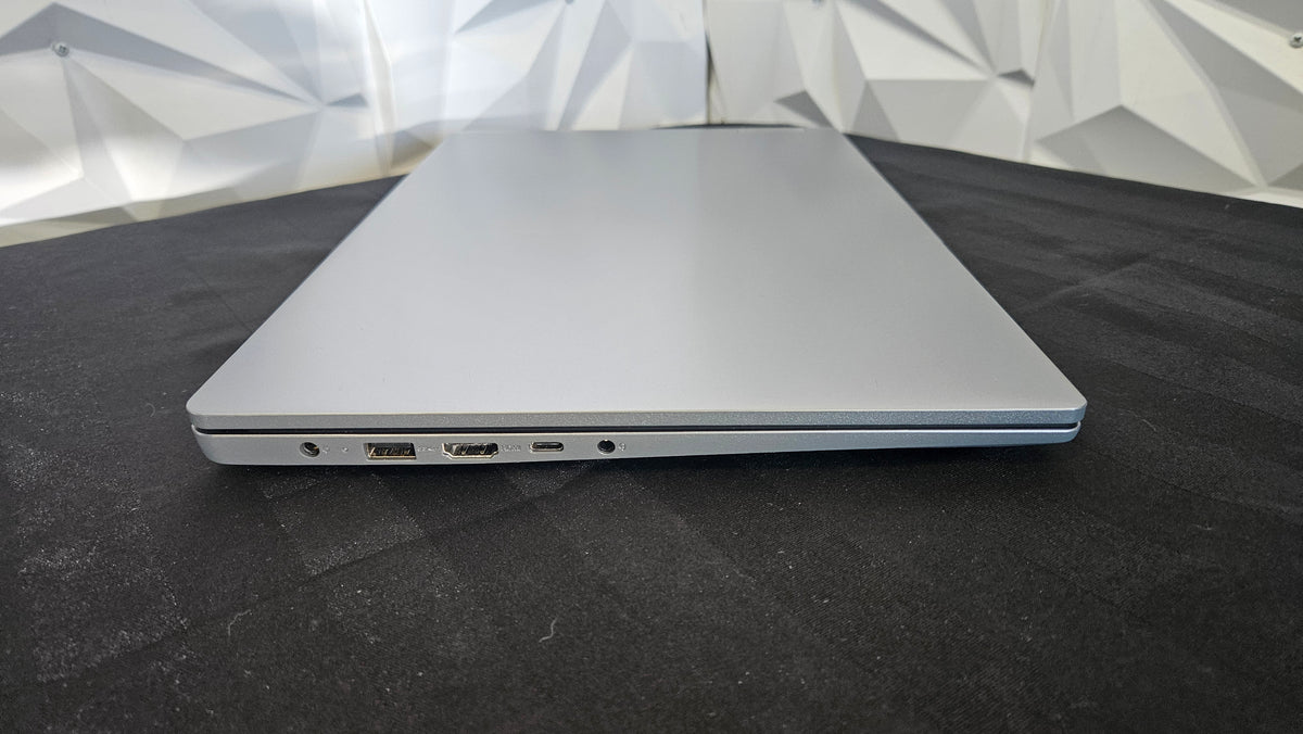 Lenovo Ideapad 3 - Core i3- 8GB RAM - Silver - Refurbished