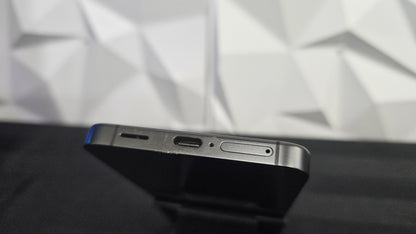 Samsung S24 - Graphite - 128GB - Refurbished