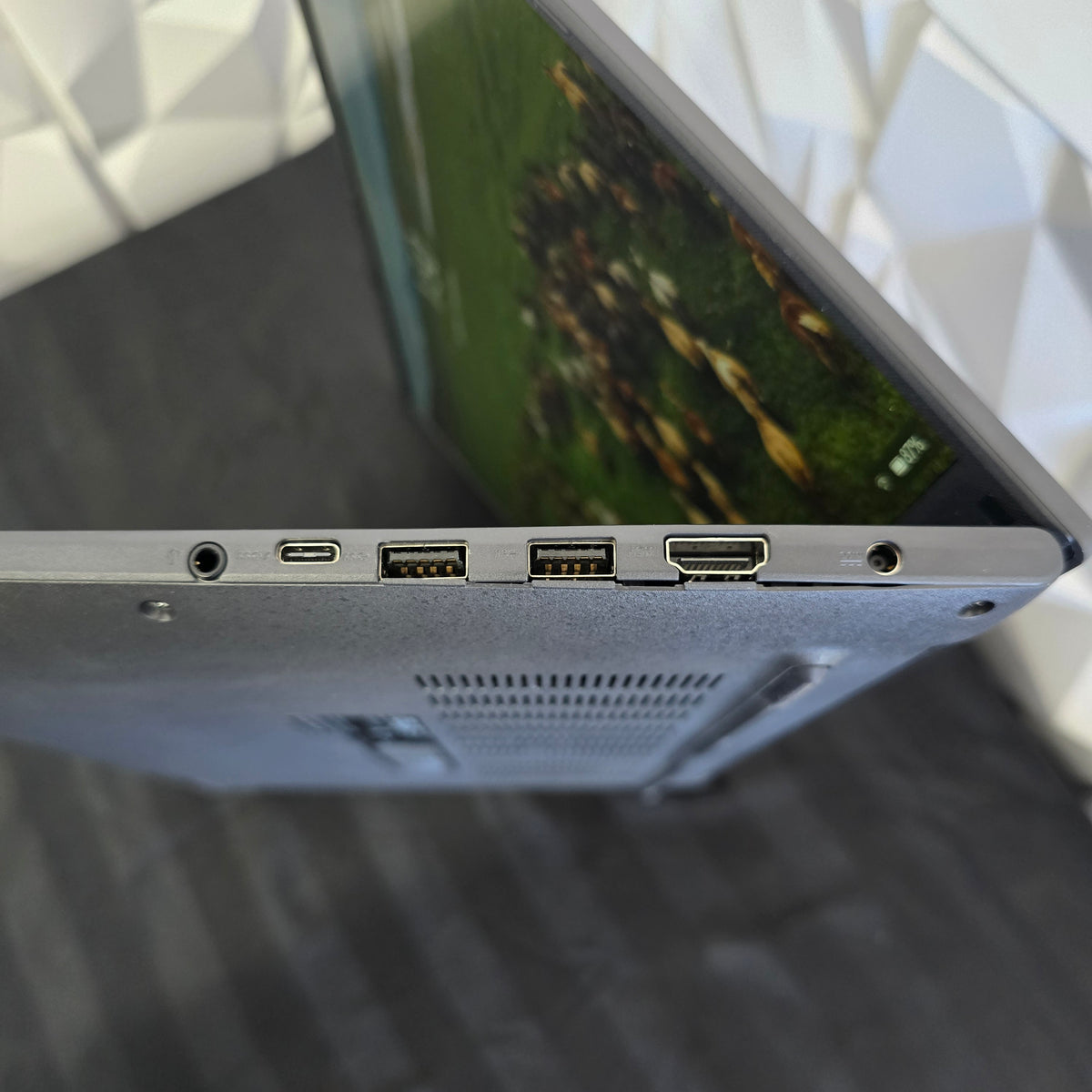 ASUS Vivobook 16 Intel i7 - Re-Certified