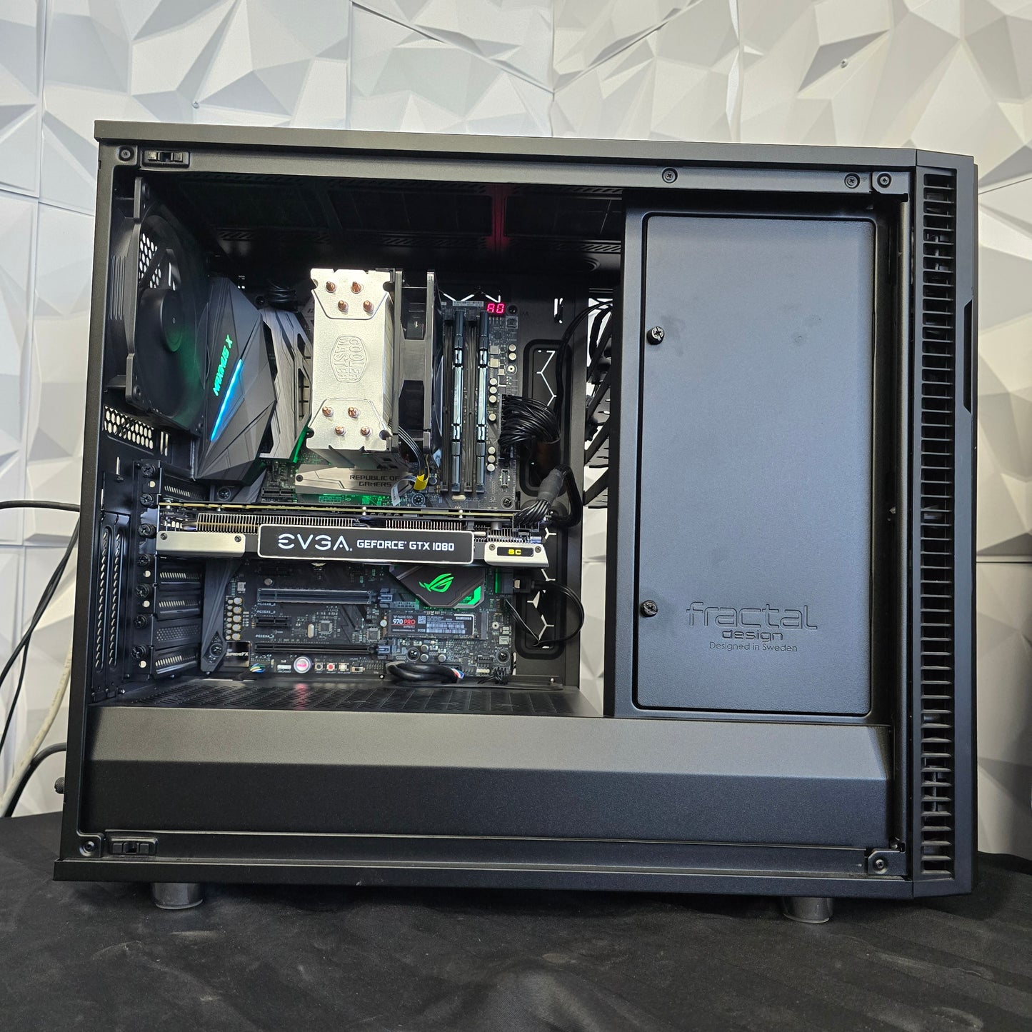 MAXIMUS X - Pre-Built Refurbished Gaming PC with CD player