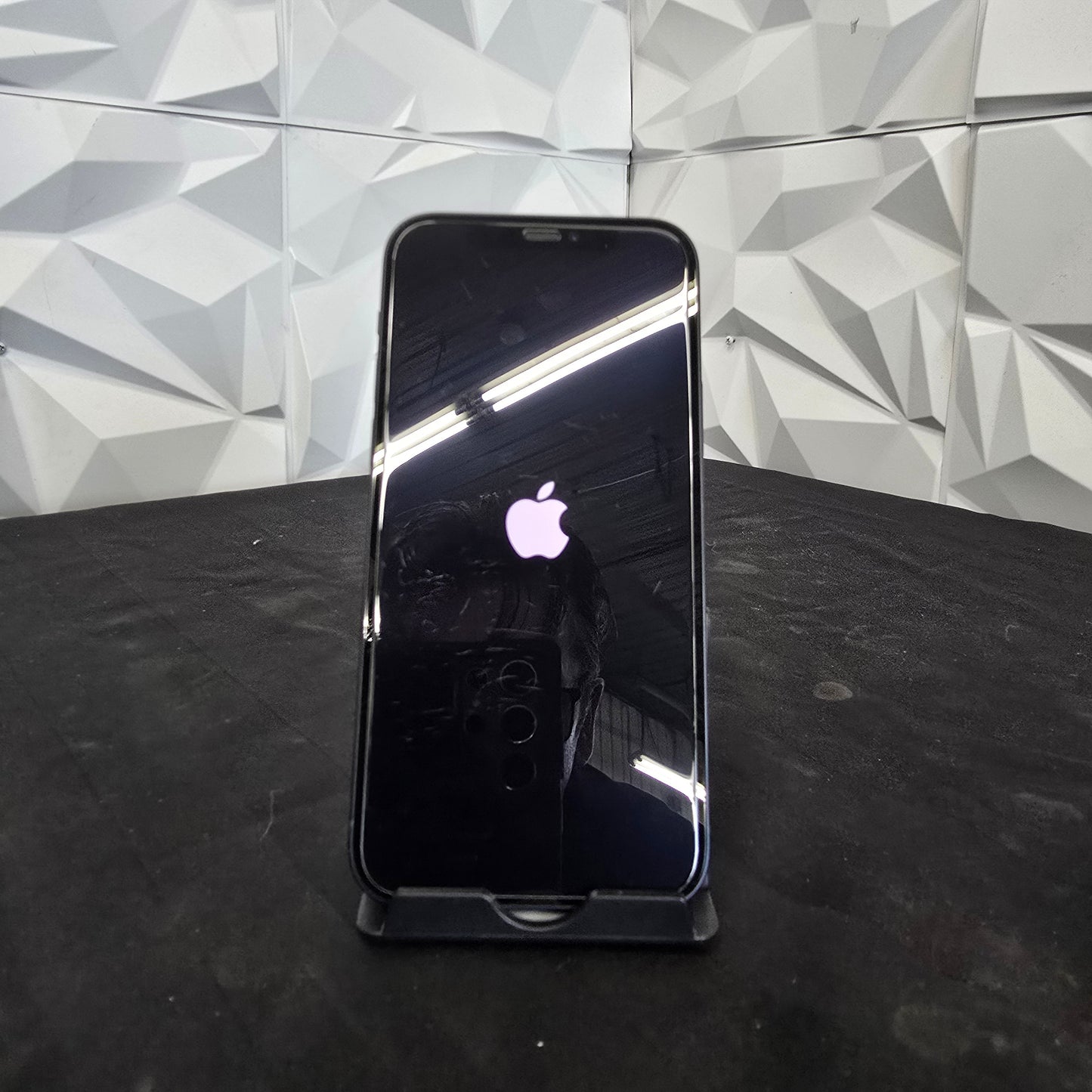 iPhone 12 - Black - Refurbished - 64GB - Unlocked