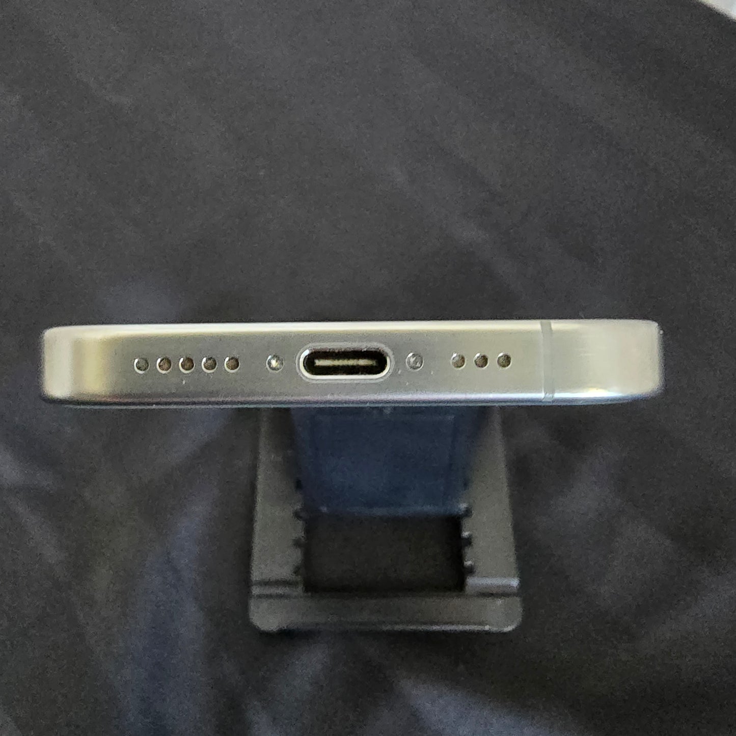 iPhone 15 Pro - 128GB - Titanium - Refurbished