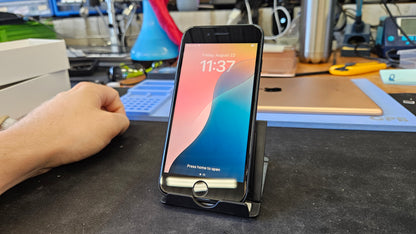 iPhone SE 3rd Gen 64GB Midnight - Refurbished - NO TOUCH ID - Unlocked (CA)