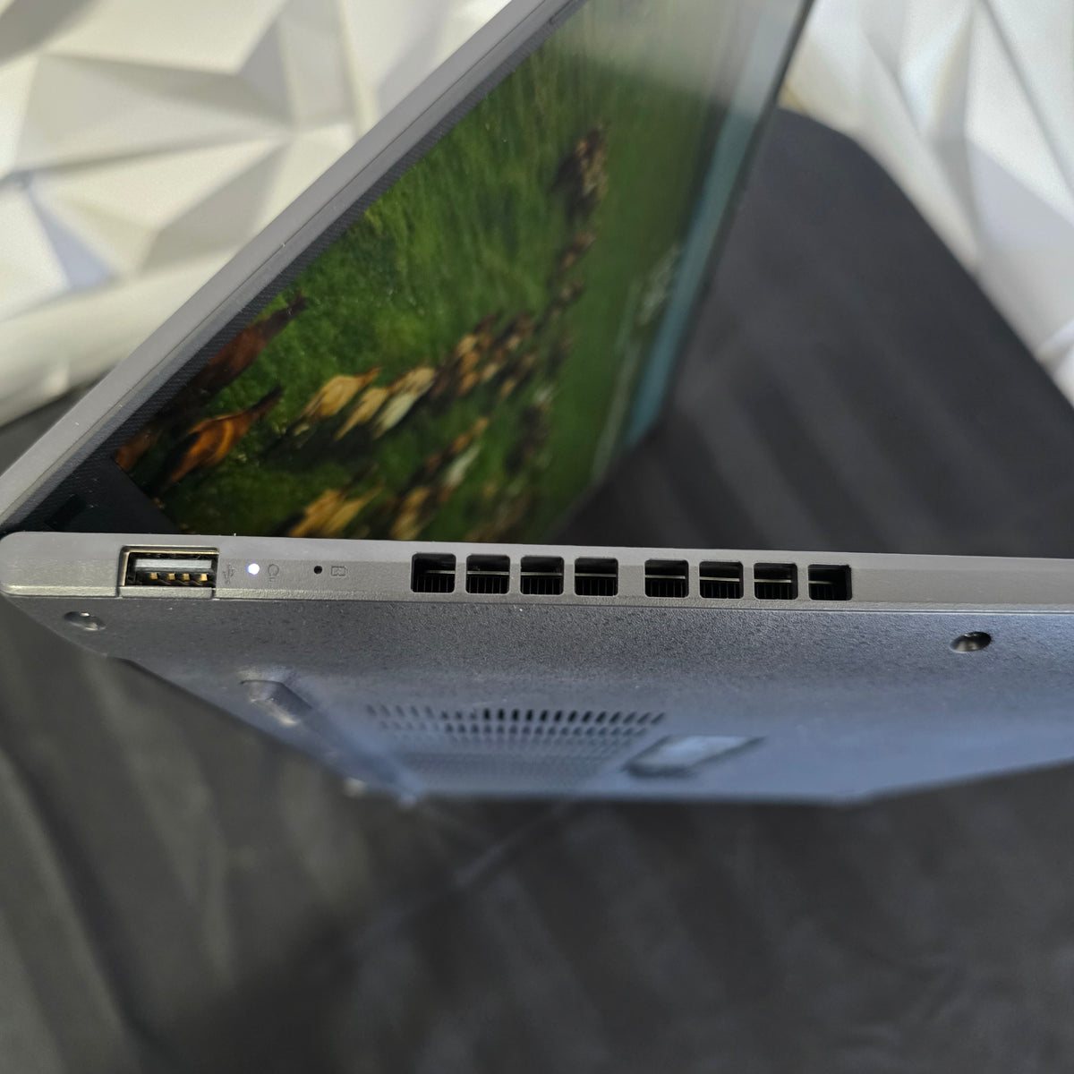ASUS Vivobook 16 Intel i7 - Re-Certified