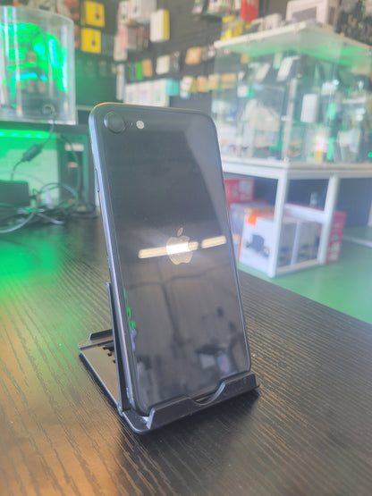 iPhone SE (2e génération) 64 Go - Noir - Remis à neuf