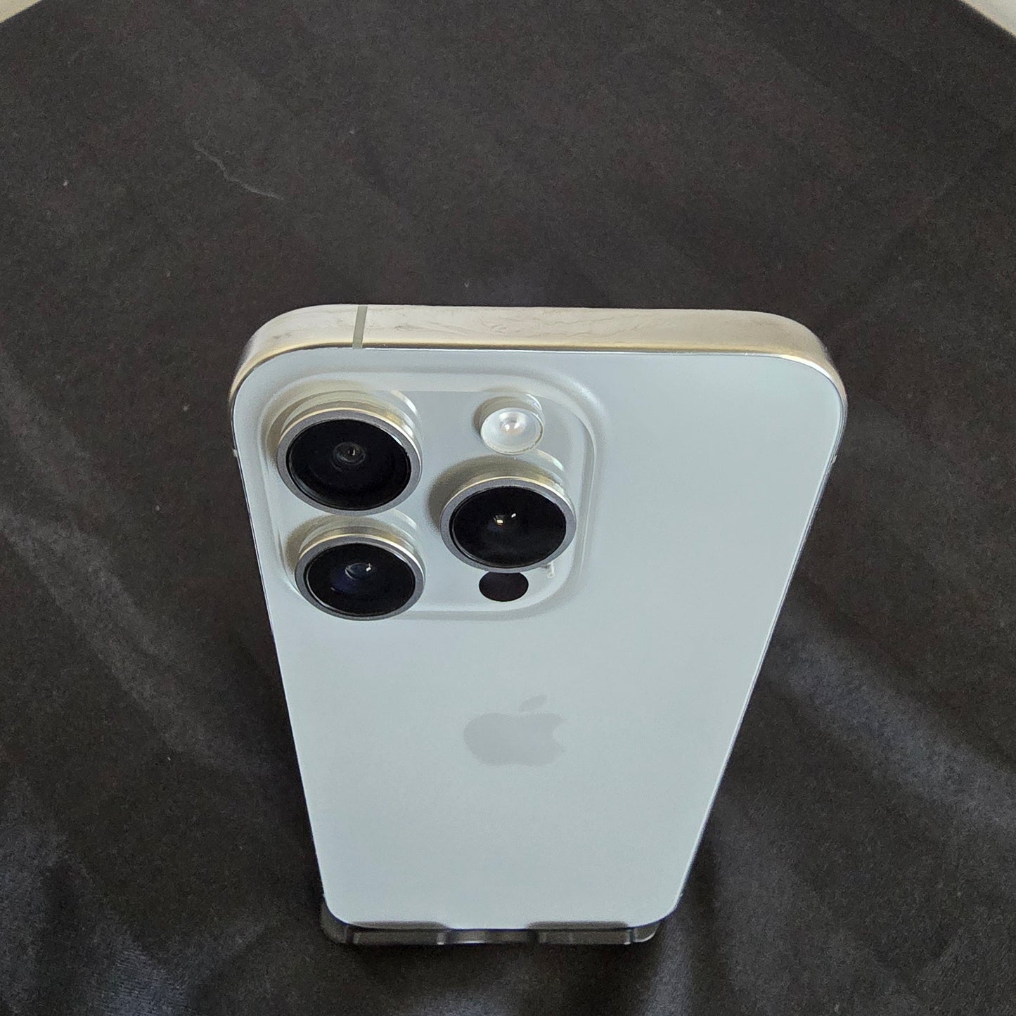 iPhone 15 Pro - 128GB - Titanium - Refurbished
