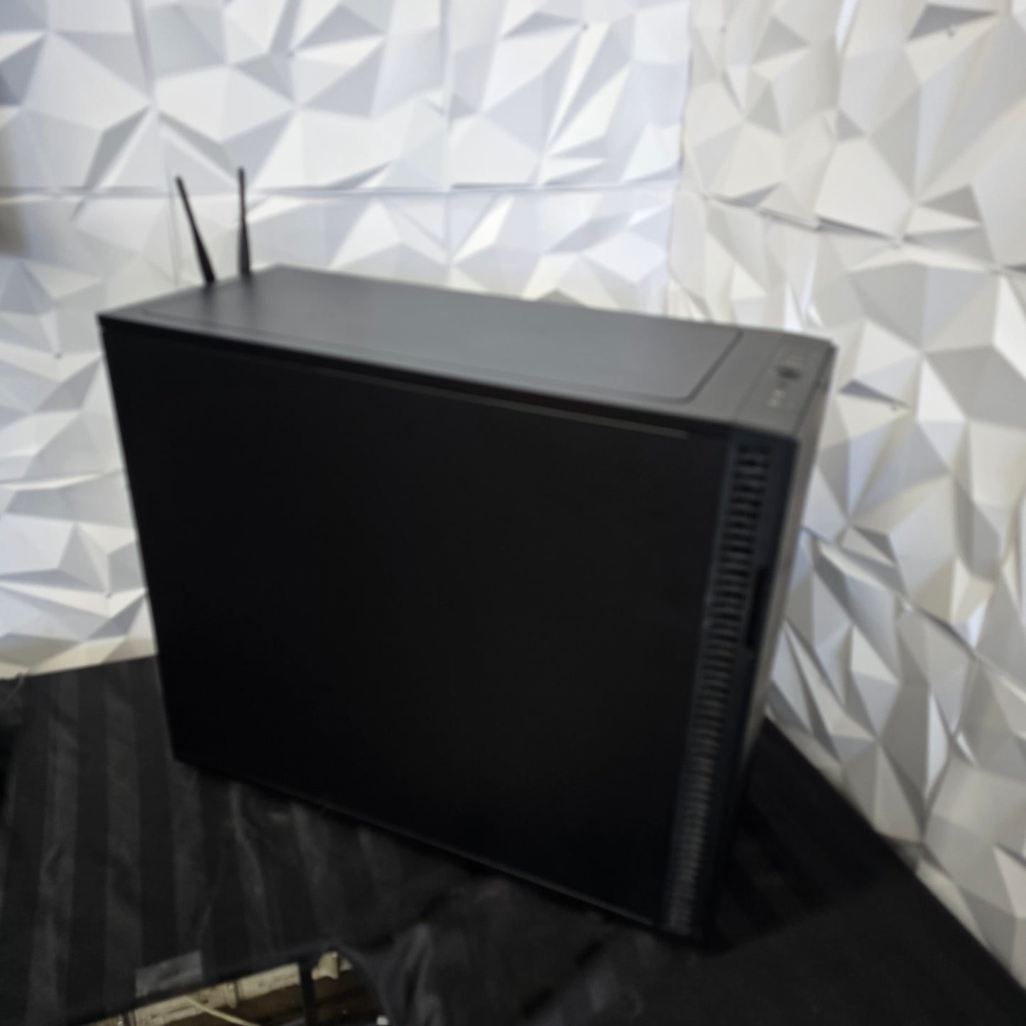 MAXIMUS X - Pre-Built Refurbished Gaming PC with CD player