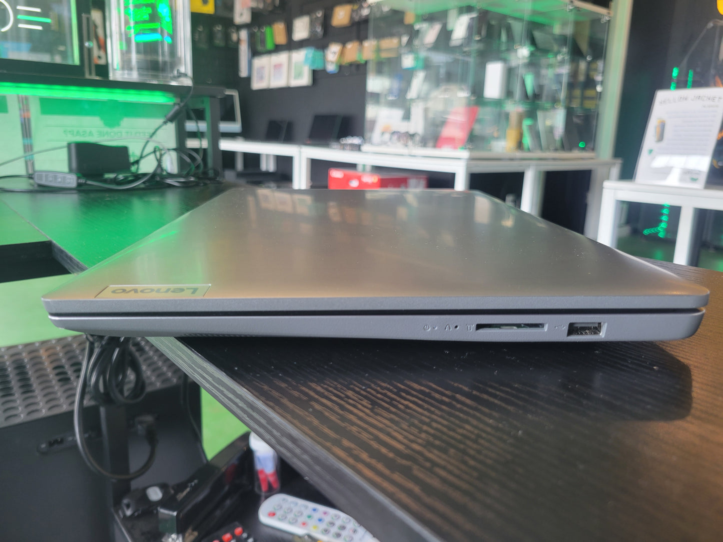 Lenovo IdeaPad Slim 3