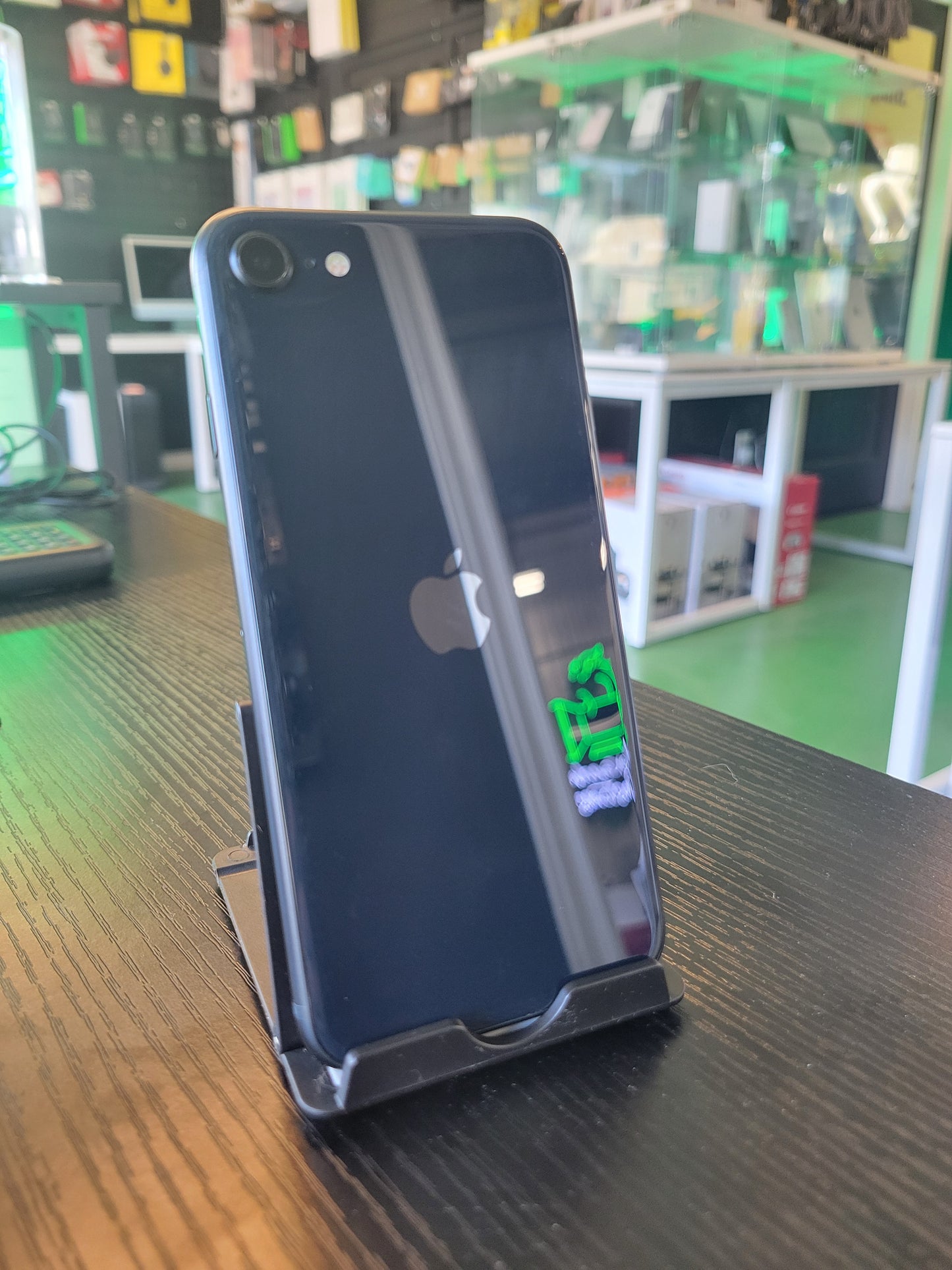 Apple iPhone SE 3 (2022) 64 Go Noir - Remis à neuf